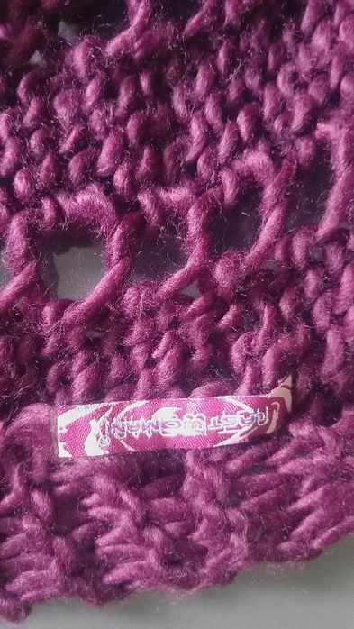 Fioletowa chusta z fredzlami  jak nowa