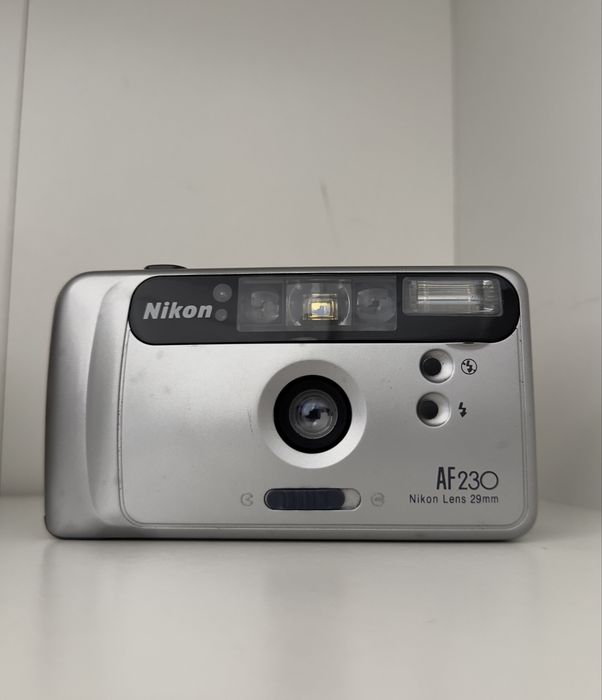 Nikon AF230 – Máquina Fotográfica Analógica 35mm | Caixa e Bolsa Original