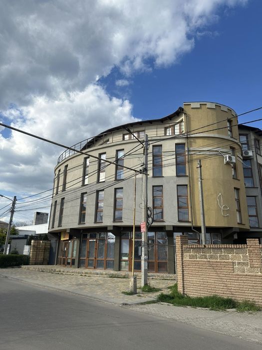 Приміщення під кафе або інший вид діяльності