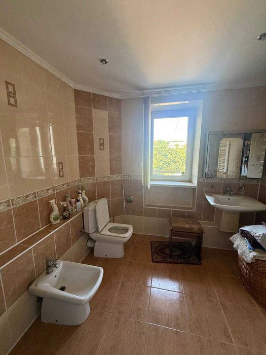 Здається в оренду простора 3-кімнатна квартира. Вул. Чорновола 101