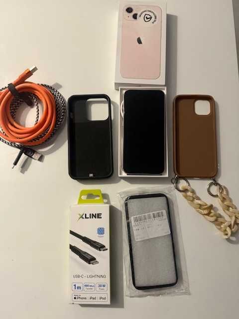 iPhone 13  128GB  z wyposażeniem dodatkowym