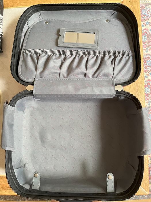 Kuferek kosmetyczny Roncato