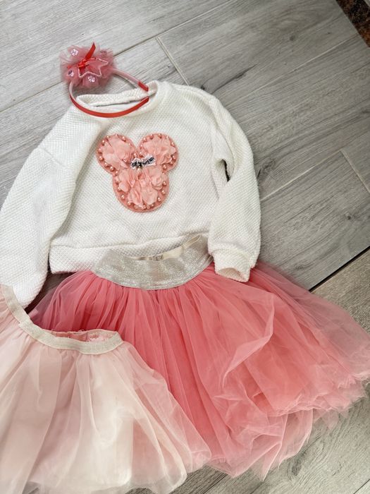 Сукні на дівчинку 5 років за все 500 грн