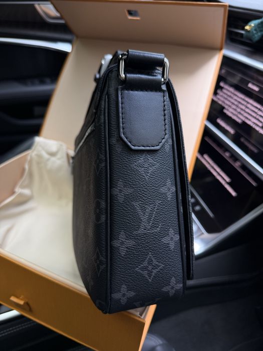 Сумка Louis Vuitton District