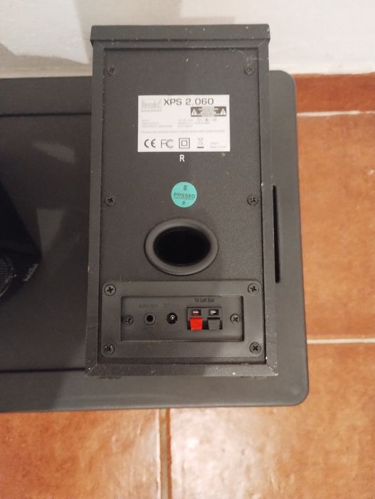 2 Caixas de som Hercules. XPS 2060
