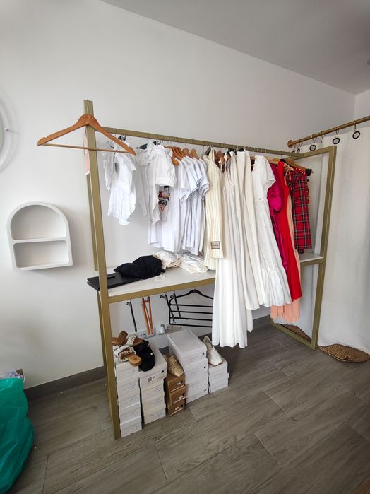 Estantes para pendurar roupa