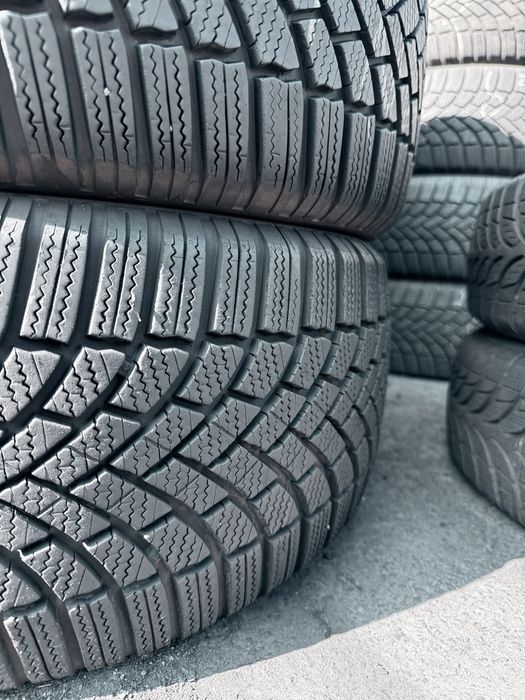 235 50 19 Bridgestone LM005 90% Шини Зима