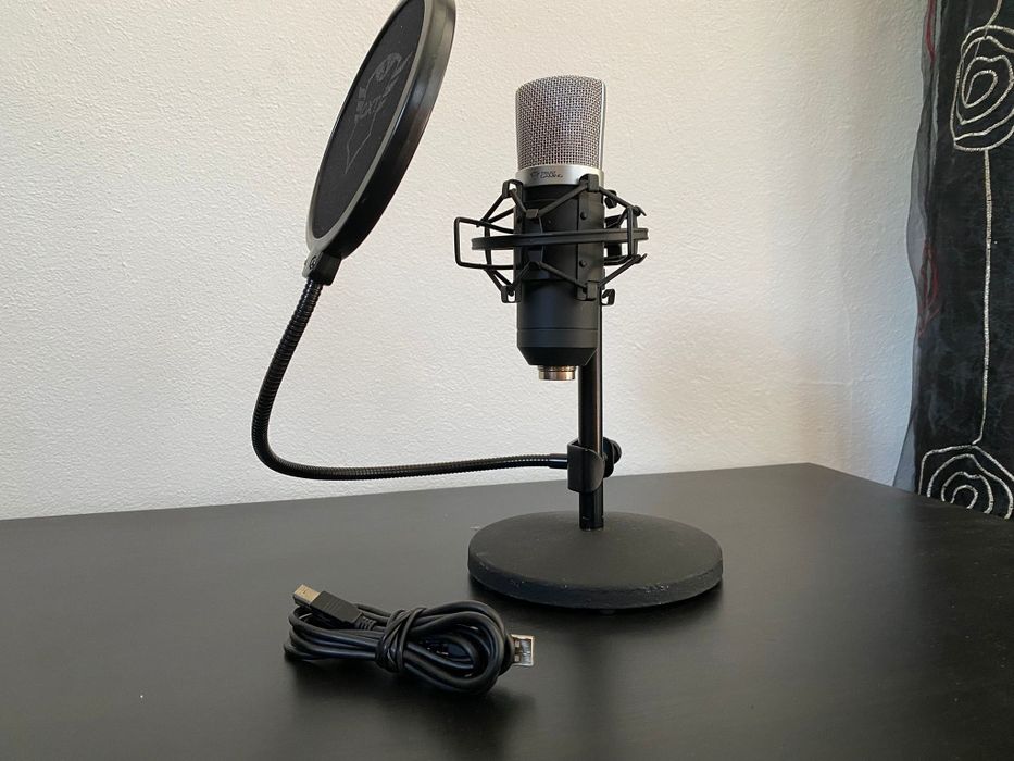 Microfone Trust Emita com Suporte