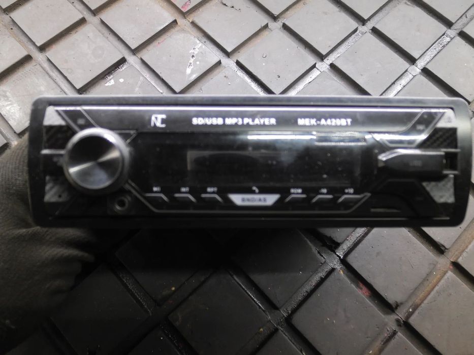 Radioodtwarzacz sam. MEK-A420BT