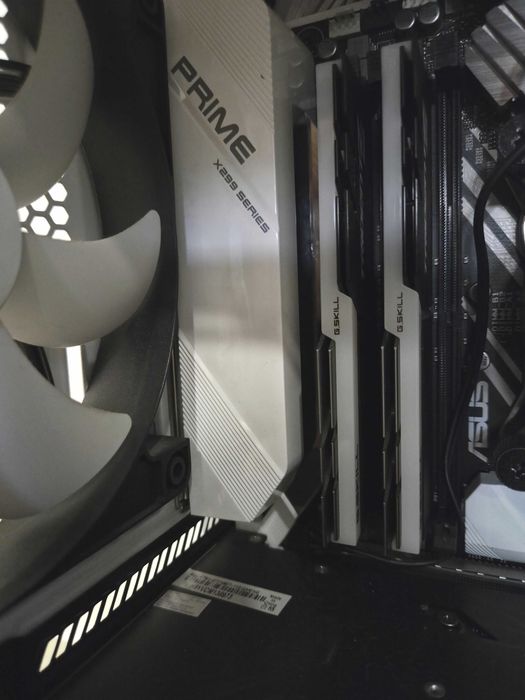 PC Desktop Intel Core i7 7800X + ASUS Prime X299-Deluxe + ASUS ROG Strix GTX 1080 Ti + 32GB G.Skill Trident Z RGB