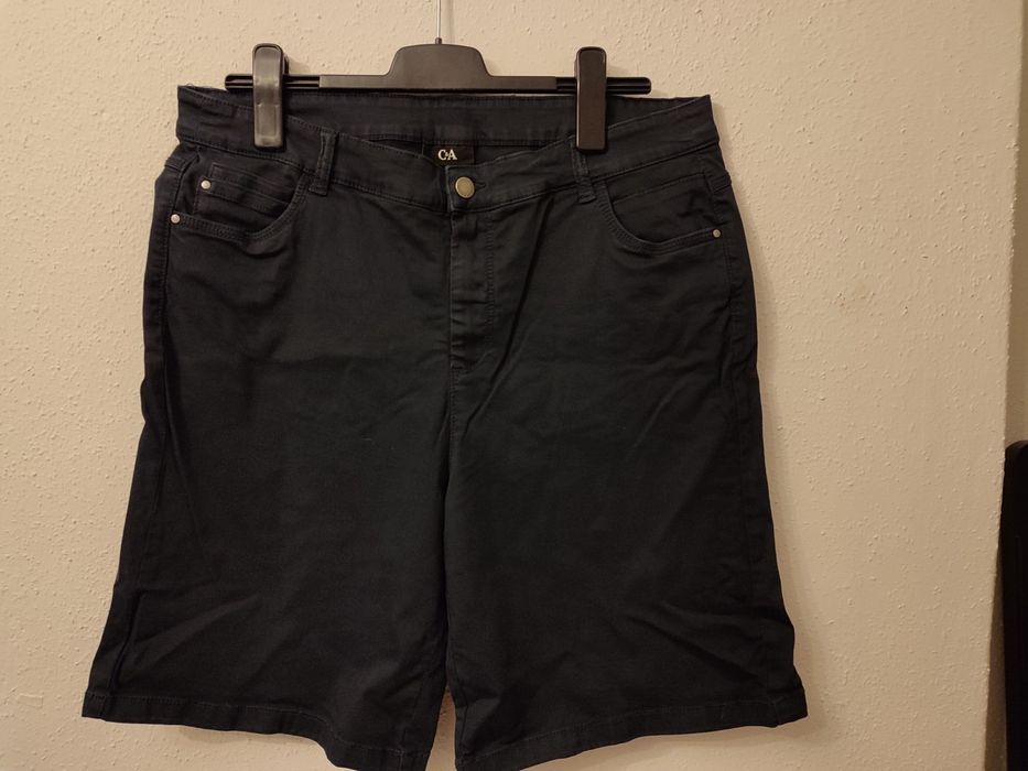 Damskie Bermudy C&A r. 46
Stan oceniam na bardzo dobry.