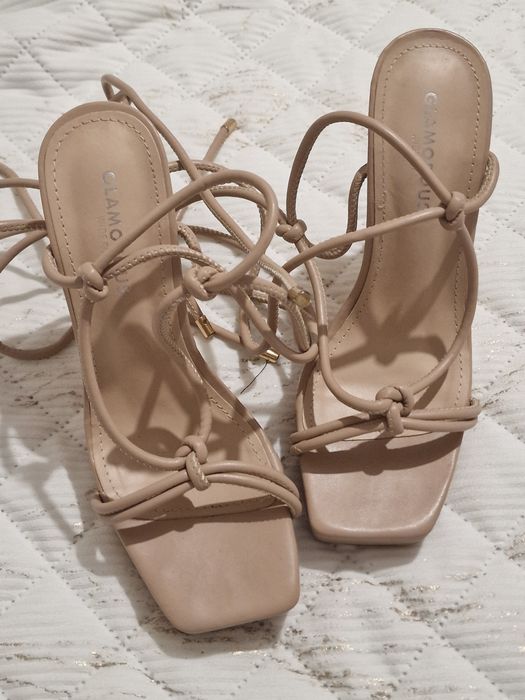 Saltos beige da ASOS