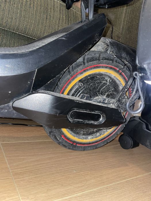 Trotinete partida, o reparo pode estar dentro da garantia.