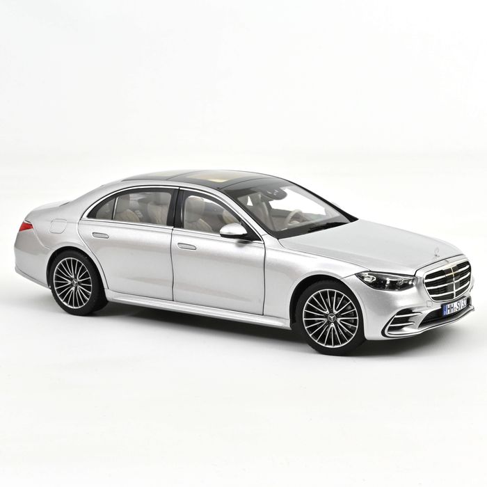 Norev Mercedes W223 AMG Line 1/18