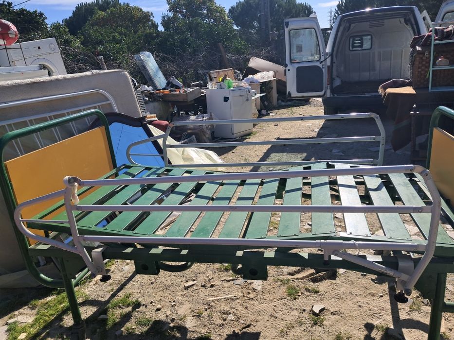 Cama hospitalar articulada manual