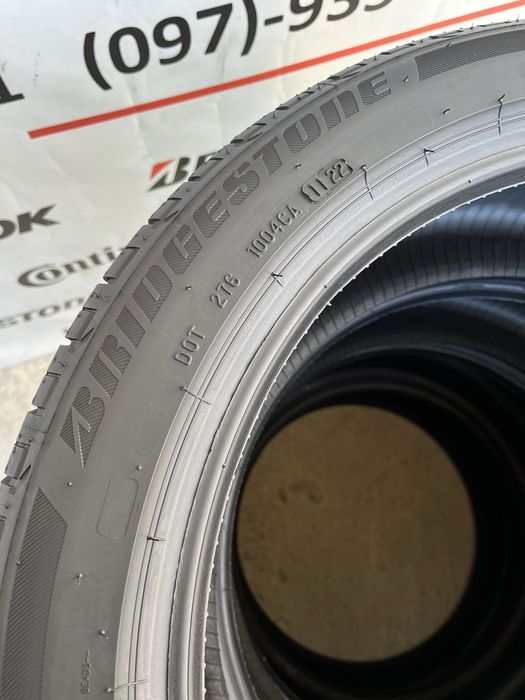 Хороший комплект літніх шин 235/45R19 bridgestone