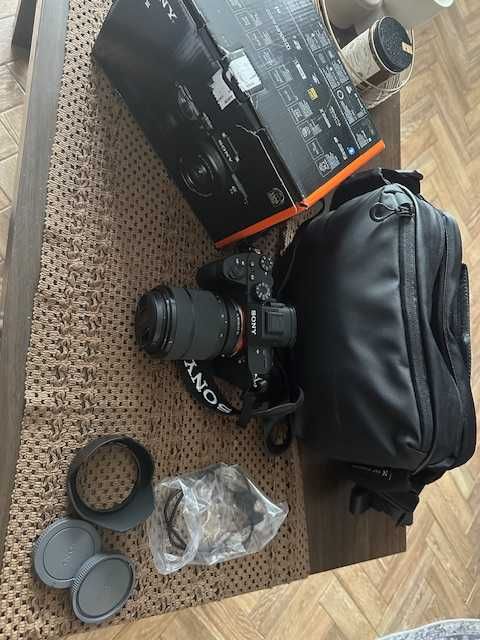 Aparat bezlusterkowy SONY Alpha A7 III ) Body + Obiektyw