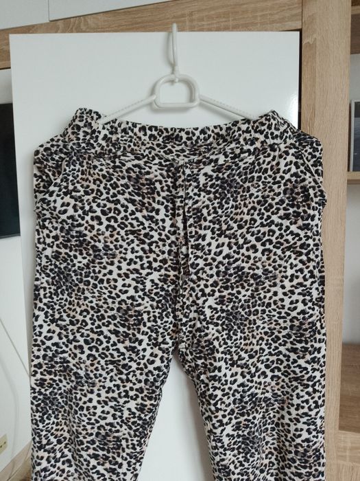 Spodnie w panterkę Vero Moda roz S