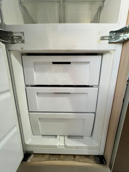 Frigorífico de encastre Whirlpool CB 18 M 70/30 – Excelente estado