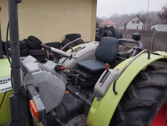 Ciagnik sadowniczy CLASS NECTIS 247