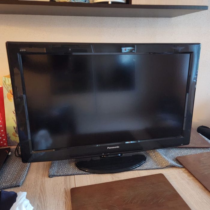 Telewizor Panasonic TX-L32X20E 32" LCD HDMI USB – sprawny