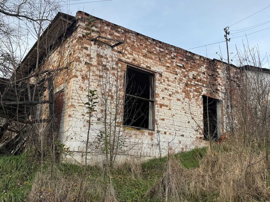 Нежитлові будівлі - с. Припруття, Чернівецька обл.