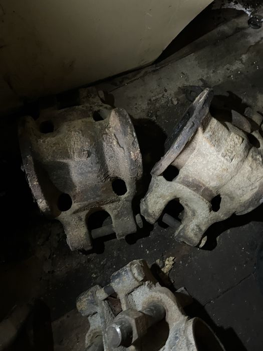 Торсіон кабіни Камаз в зборі з кронштейнами