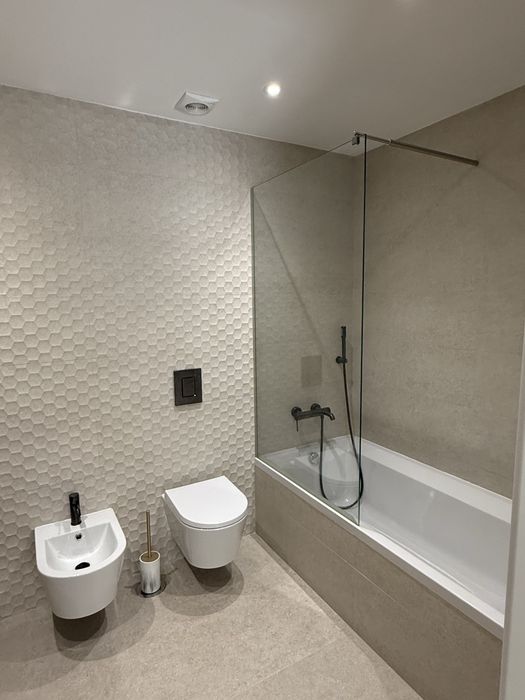 T2 contemporâneo com garagem box, varandas e excelente luminosidade — Santa Clara, Leiria 1.150 €/mês