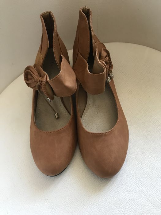 Buty na koturnie CHC Schoes ze skóry r. 40/26,5