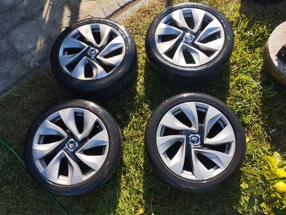 Conjunto de Jantes 18" Originais DS5 - 8J | ET27 | 4x108