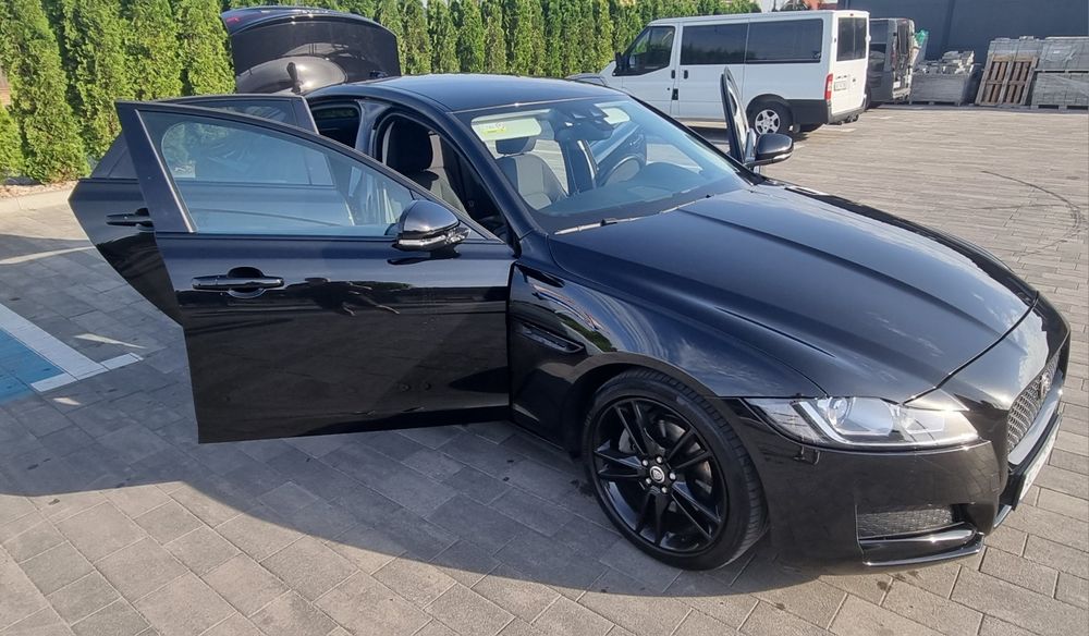 jaguar xf 2.0d 2017