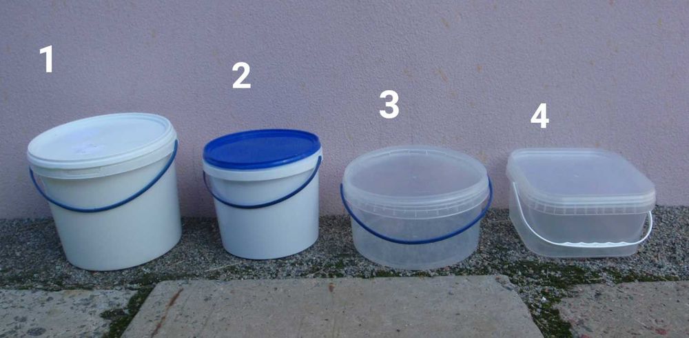 Вёдра, для нужд по хозяйству.