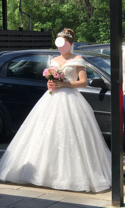 Свадебное платье с блёстками блестящее айвори со шлейфом пышное