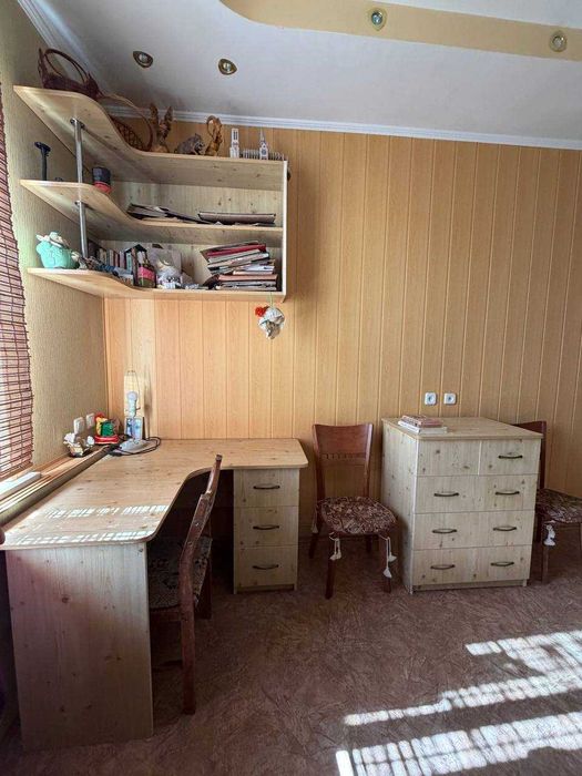 Продам  3 кімнатну квартиру на Карачунах