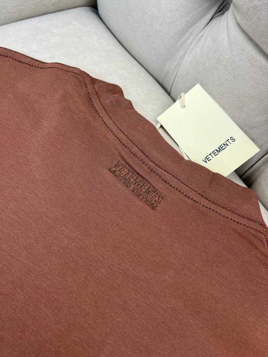 Коричневая футболка с принтом Vetements мужская футболка Ветмо f722