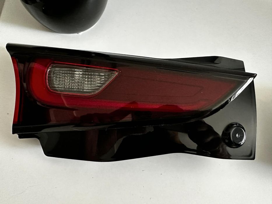 Lampy w klape bagaznika Mazda cx5 2022