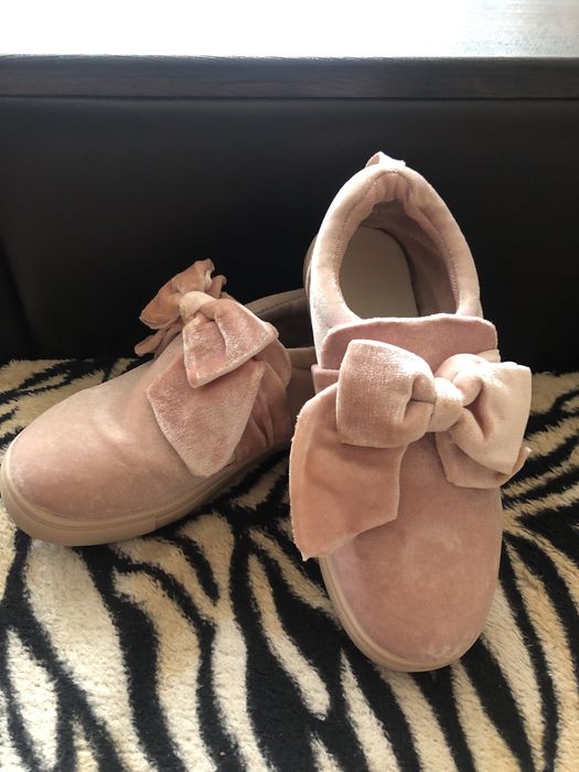 Взуття для дівчиники ( туфлі, сліпони, кеди). Розміри від 28-35