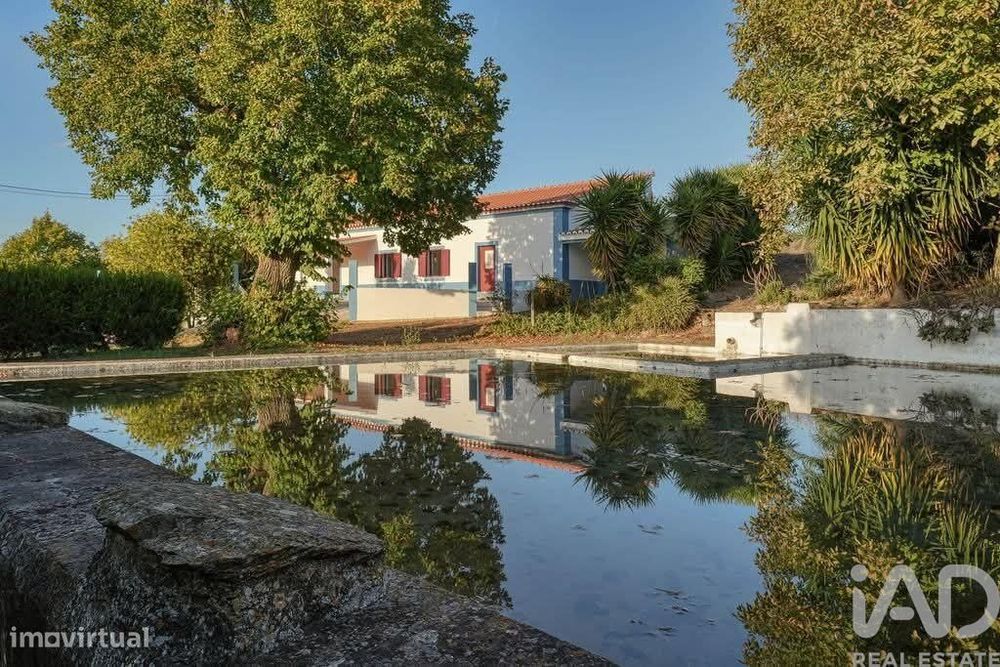 Quinta T3 em Terrugem e Vila Boim de 130 m2