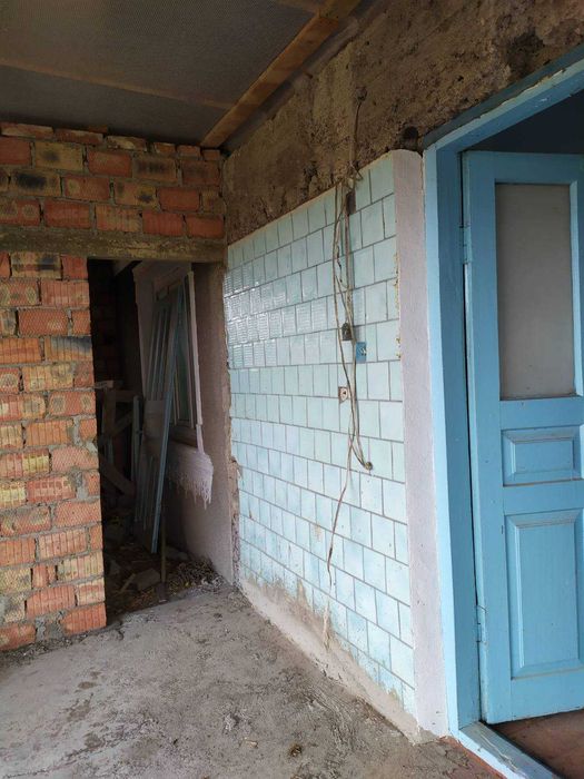 Продам будинок з гарним краєвидом на річку