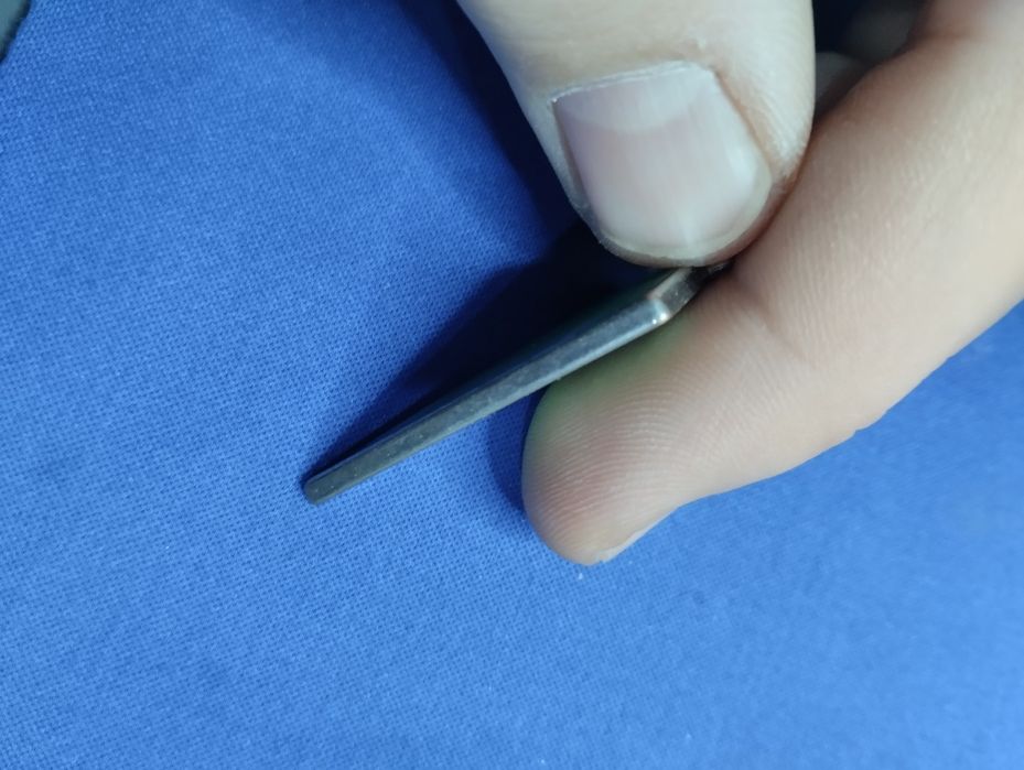 Zawieszka damska trójkąt