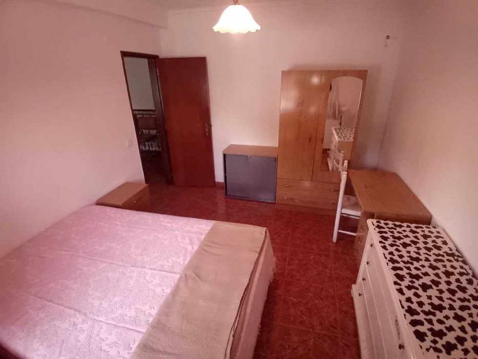 Tenho quartos para alugar em moradia Rua do Mar N 8 Almada, Caparica