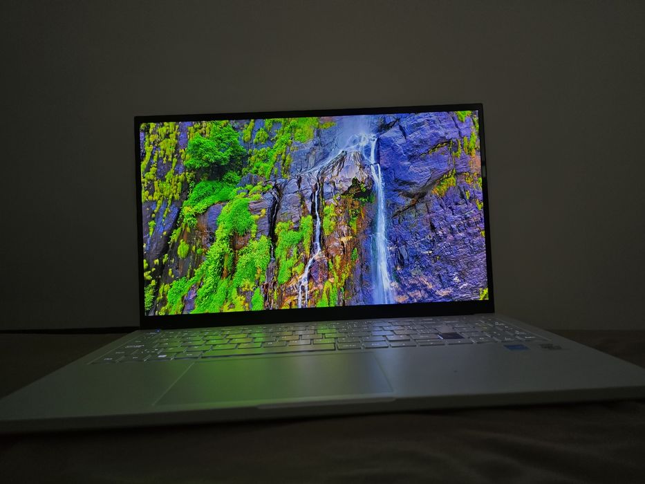 Laptop Samsung Galaxy Book Ion QLED i7 512GB