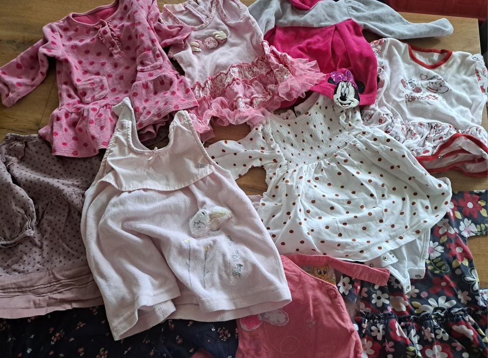 Sukienki rozmiarze 68-74