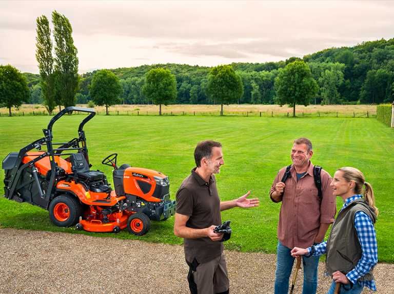 Profesjonalna kosiarka Kubota G23IIHD górny wysyp, super stan