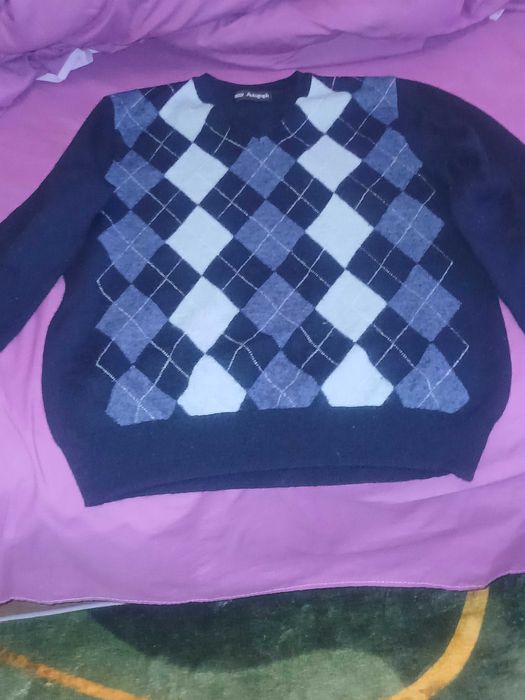 Два мужских джемпера