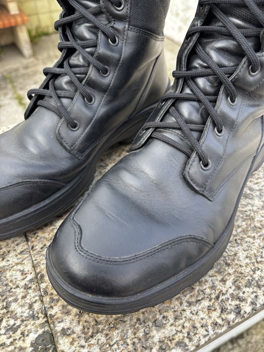 Botas 2 survive militares