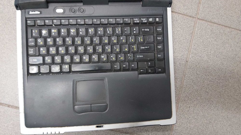 ноутбук Toshiba 1415-S115 б/у (неисправный)