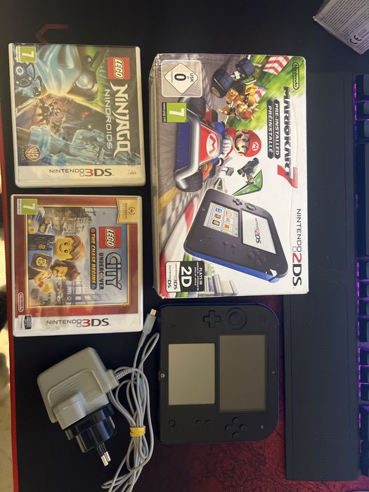 Nintendo 2DS + 2 gry