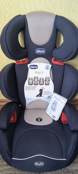 Автокрісло Chicco UNIVERSAL 15 - 36 кг