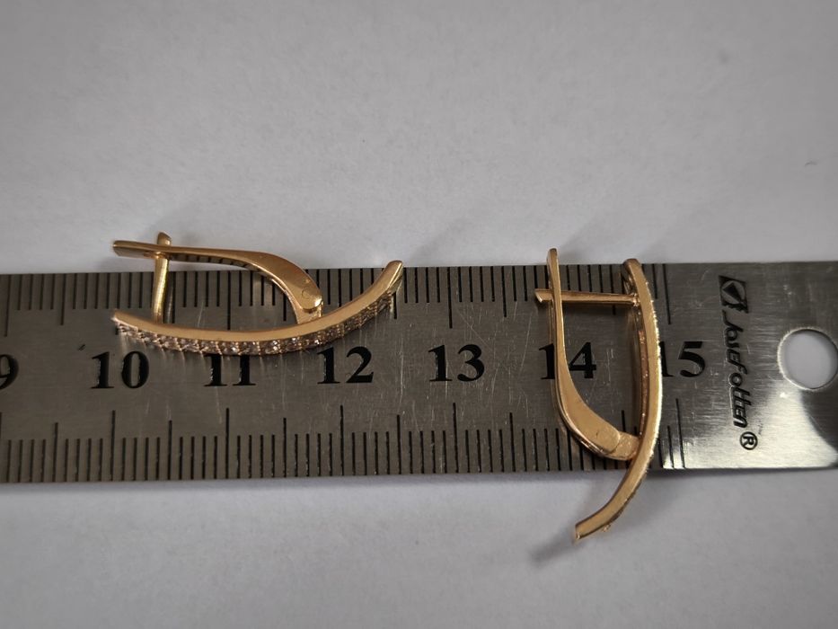 Серьги золотые с Фианитами, вес 3.98